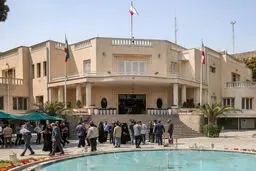 یقه‌گیری در خیابان
