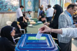 ابر و باد و مه و خورشید و فلک  برای رقیب پزشکیان در کارند