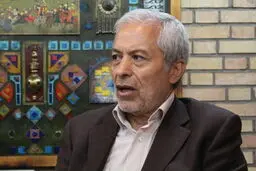 کنایه اصلاح‌طلبانه به رئیسی: نقطه قوت دولت همراهی با رفقایش است / به دولت نمره ۵ می‌دهم

