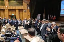 جلوگیری از برگزاری همایش اتحادیه سراسری کانون‌های وکلای دادگستری‌ ایران در اهواز به دلیل استفاده از «کروات»