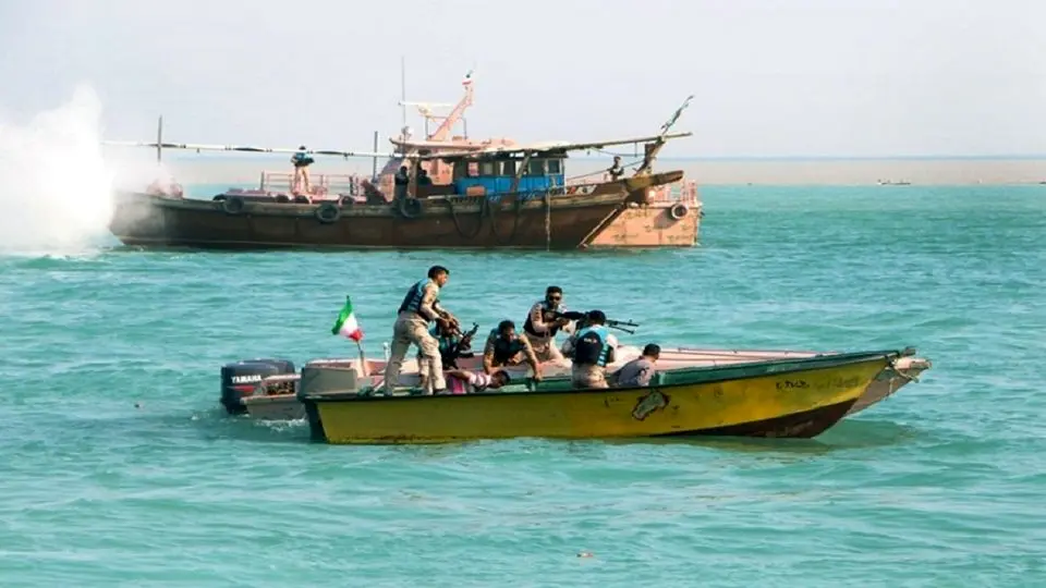 توقیف ۳۵ لنج کالای قاچاق در خلیج فارس