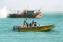 توقیف ۳۵ لنج کالای قاچاق در خلیج فارس