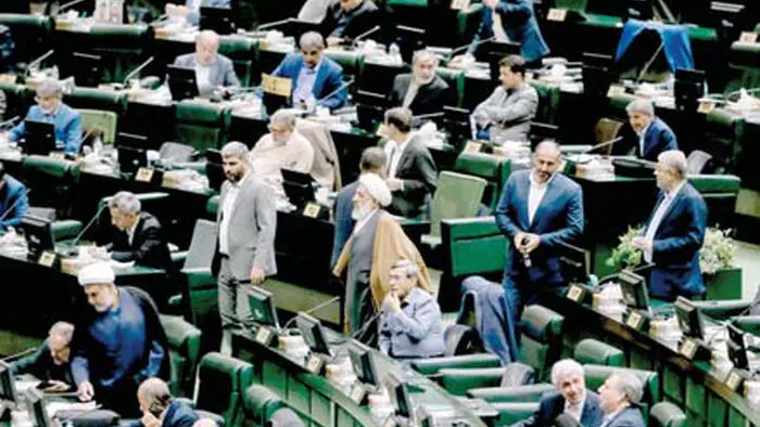 میدانی برای سیاست هیجانی