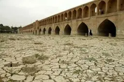 نباید کل بار خشکسالی و کم آبی بر دوش اصفهان باشد