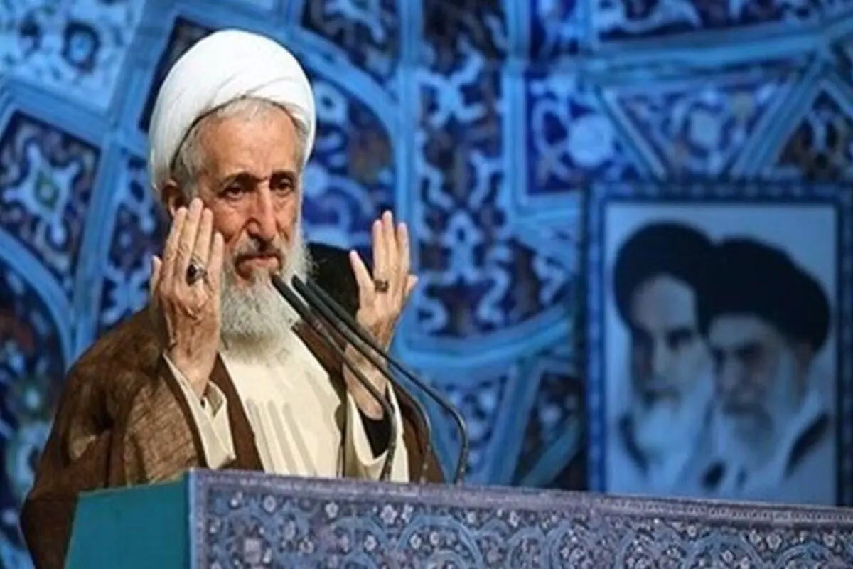 دستبوسی یک پسربچه از کاظم صدیقی + عکس
