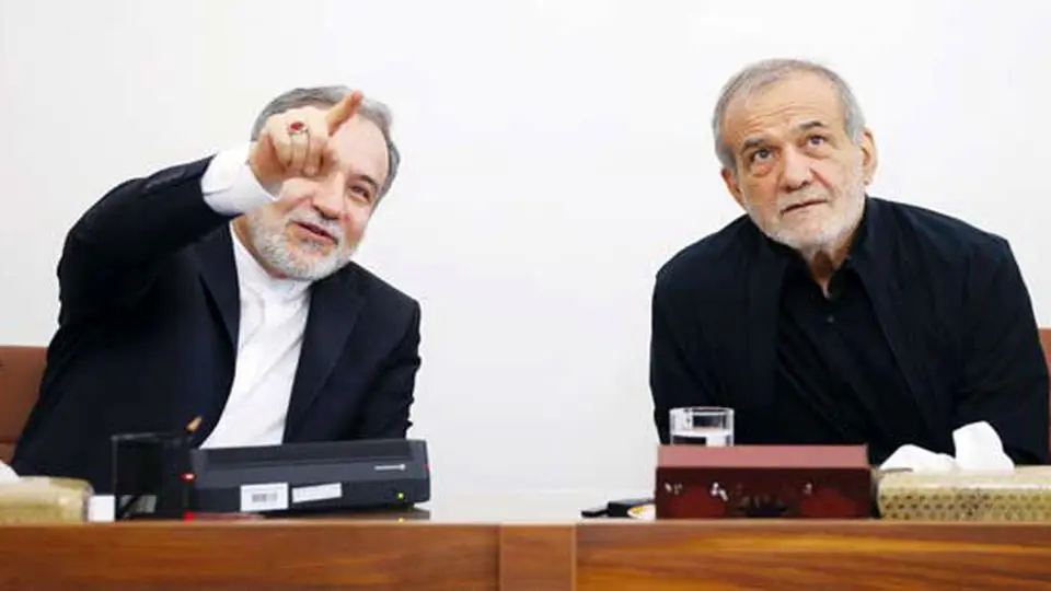 دیپلمات پاستور‌پسند