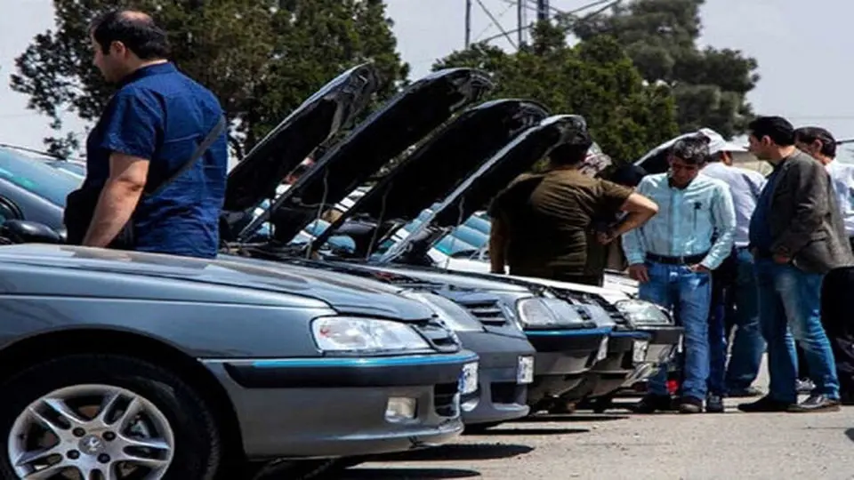 رکود قیمتها در بازار خودرو؛ پژو، سمند، کوییک و شاهین ارزان شدند