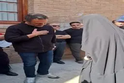 احترام ویژه حسین یاری به زینب سلیمانی در مراسم تشییع محمد کاسبی + فیلم