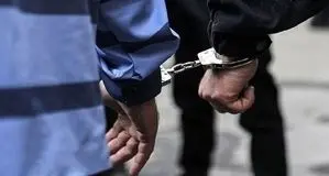 بازداشت مردی که از زنان با پوشش مأمور کلاهبرداری می‌کرد + عکس متهم بدون پوشش