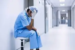 خودکشی رزیدنت‌ها  ۶  برابر  بیشتر  از  جمعیت عمومی
