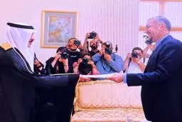 سفیر جدید عربستان در ایران استوار نامه خود را تقدیم وزیر خارجه ایران کرد