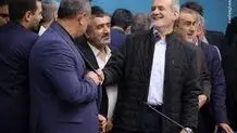 انتقادها  را  با جان و دل می‌پذیریم

