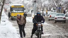 هشدار به رانندگان تهرانی / بارش برف در معابر و خطر تصادفات زنجیره‌ای