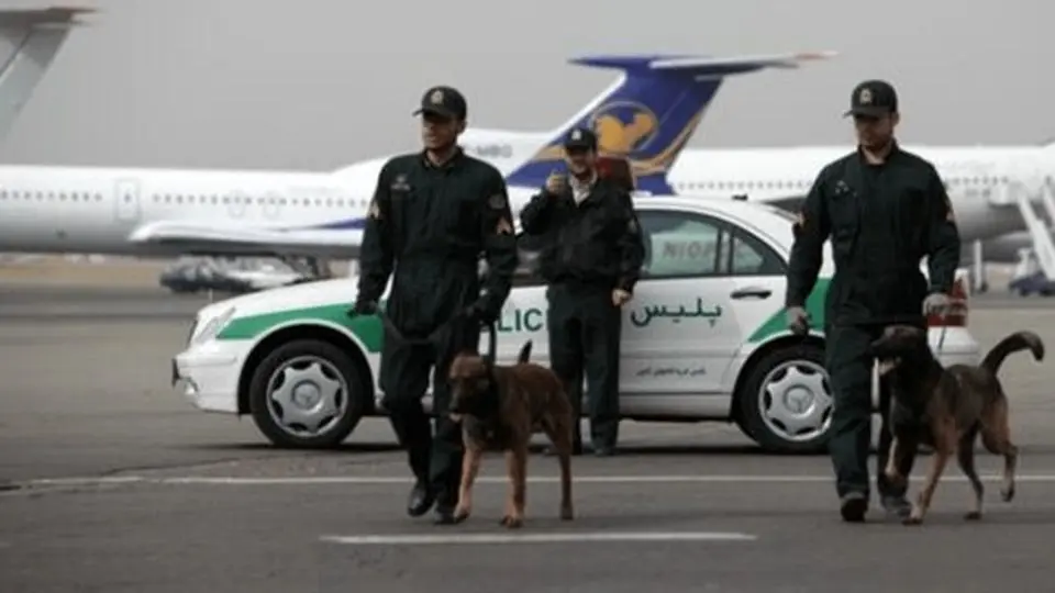 شناسایی ۱۴۰ عدد قرص متادون از معدۀ یک مسافر زن خارجی در فرودگاه