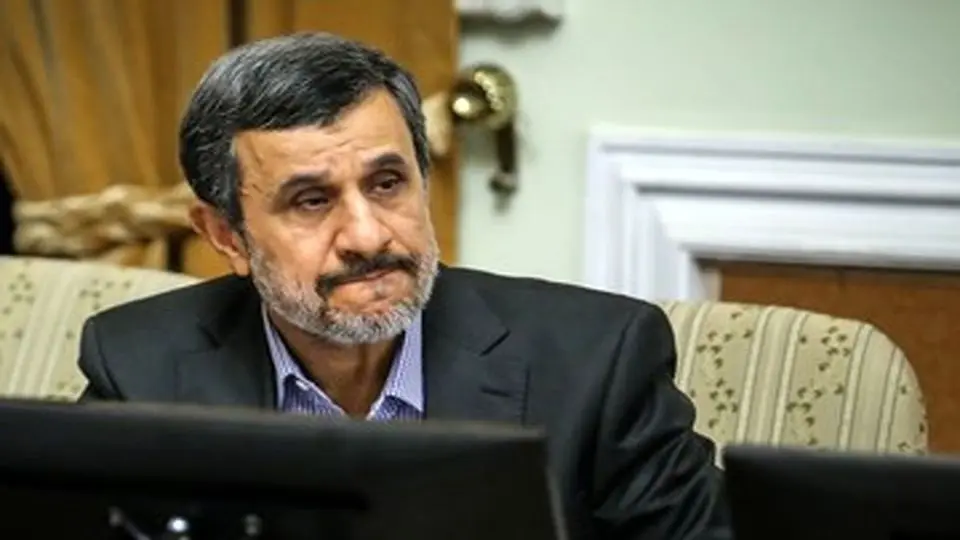 ماجرای تذکر تند رهبر انقلاب به احمدی‌نژاد روی آنتن تلویزیون چه بود؟/ ویدئو

