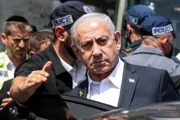 نتانیاهو پس از اعتراض خانواده اسرا از دادگاه خارج شد