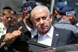 نتانیاهو پس از اعتراض خانواده اسرا از دادگاه خارج شد