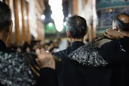 عزاداری شب عاشورا در حرم شاهچراغ(ع) +عکس