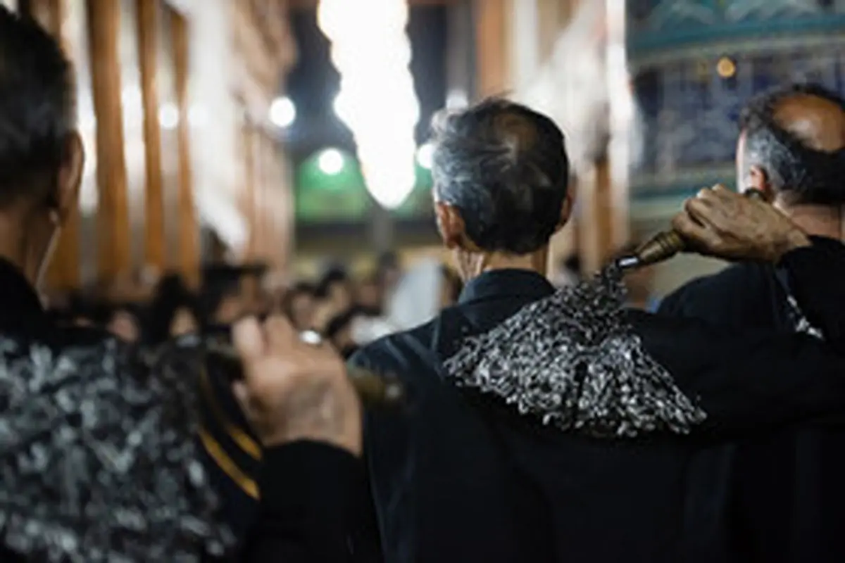 عزاداری شب عاشورا در حرم شاهچراغ(ع) +عکس