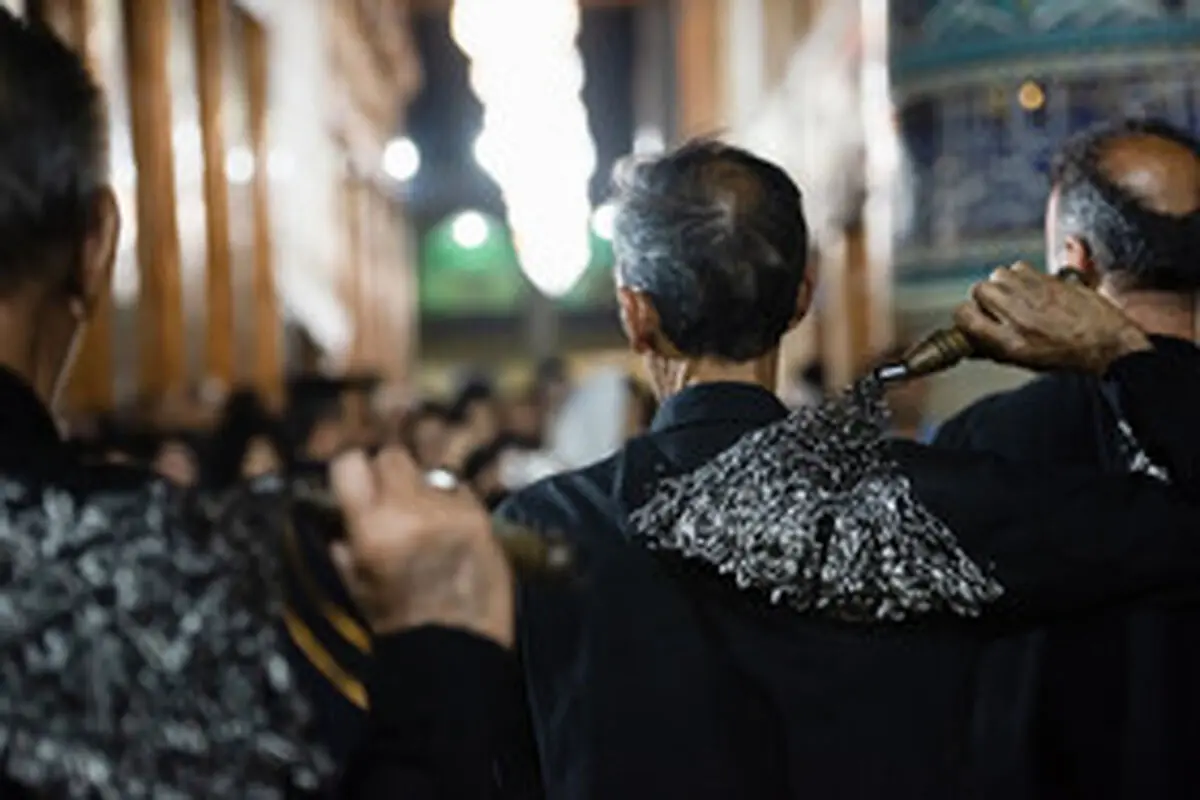 عزاداری شب عاشورا در حرم شاهچراغ(ع) +عکس