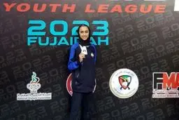 لاعبة إیرانیة تحرز المیدالیة الفضیة فی البطولة العالمیة للکاراتیة