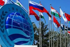 قطب‌نمای دیپلماسی رو به شرق