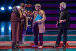 دست‌دادنی که برای  دو  بازیگر  پرونده شد
