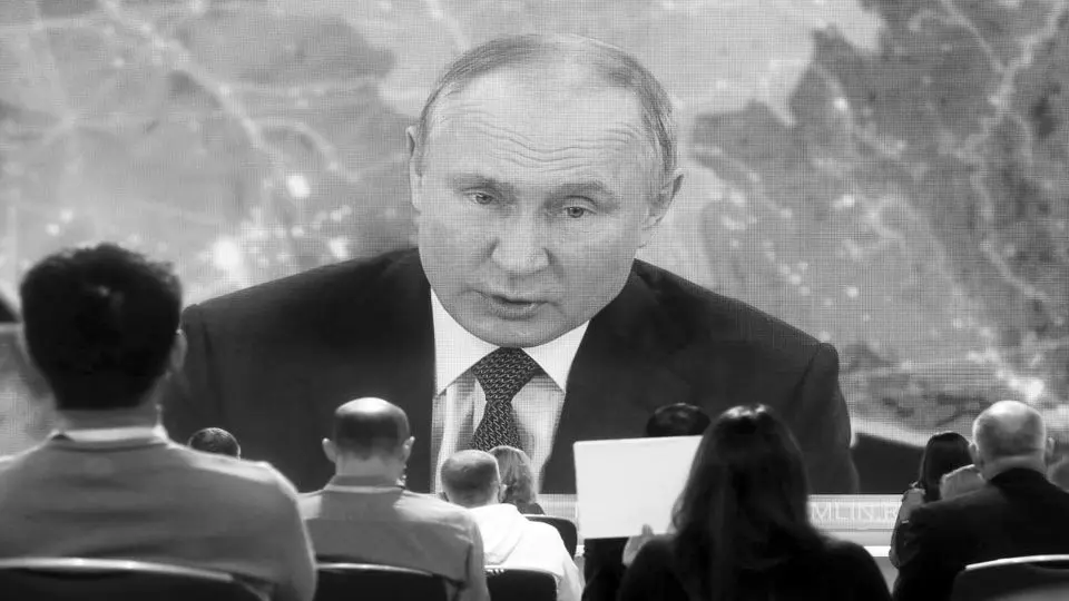 فرار پوتین از رسانه‌ها