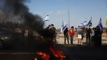 صدها هزار  نفر در تظاهرات پایان جنگ در تل‌آویو  شرکت کردند / ترامپ به تماشای فیلمهای تظاهرات  نشست 