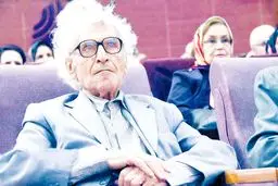 مردی که زیر سایه بزرگان گم شد