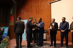 بهمن دیزل نشان اقتصادی مقاومتی را کسب کرد

