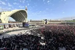 قابی ماندگار از پیکر مطهر رهبر شهید در مصلی امام خمینی(ره)