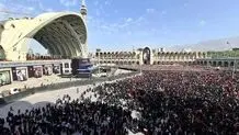 قابی ماندگار از پیکر مطهر رهبر شهید در مصلی امام خمینی(ره)