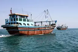 توقیف ۲ شناور متجاوز خارجی متخلف در آبادان