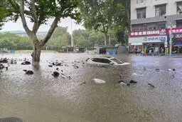 شهر عامل شیوع کرونا زیر آب رفت+ عکس