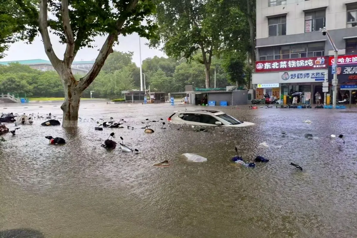 شهر عامل شیوع کرونا زیر آب رفت+ عکس