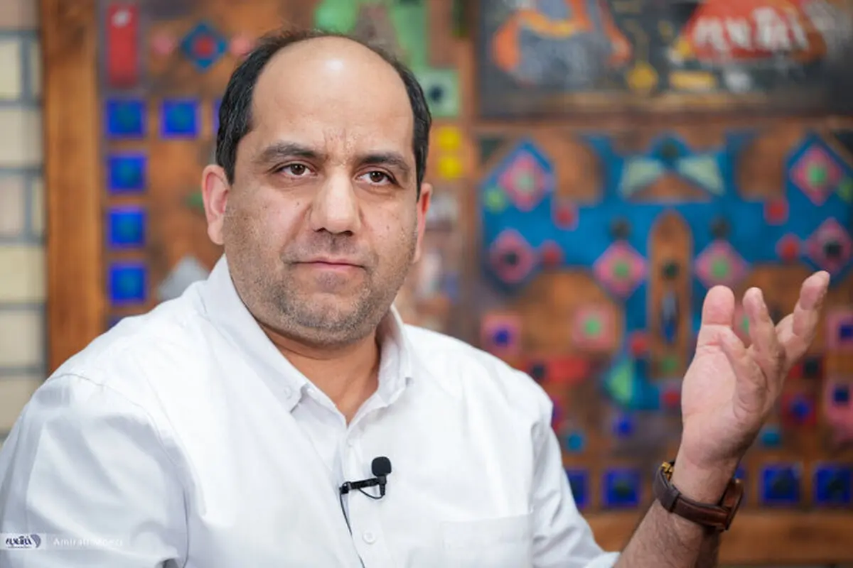 اجازه ندادند فارغ‌التحصیل دانشگاه پرینستون در شریف تدریس کند؛ عکسی پیدا کرده بودند که با چند دختر و پسر در آمریکا کافه رفته بود!