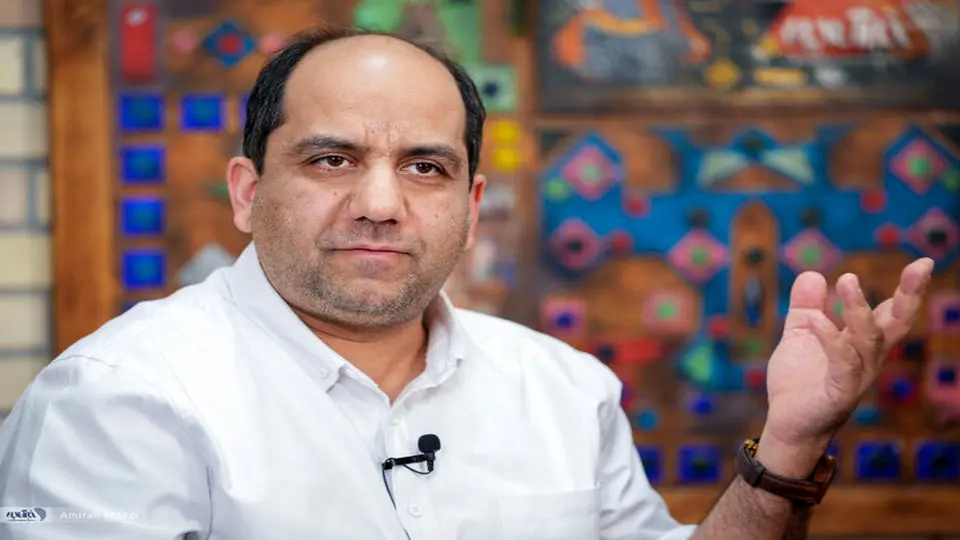 اجازه ندادند فارغالتحصیل دانشگاه پرینستون در شریف تدریس کند؛ عکسی پیدا کرده بودند که با چند دختر و پسر در آمریکا کافه رفته بود!