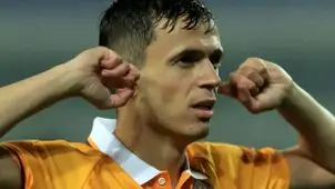 یاسر آسانی برنده جایزه بازیکن ماه فوتبال شد