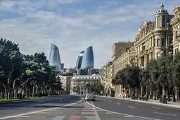 از برج‌های شعله تا بلوار باکو؛ راهنمای گشت‌و‌گذار در پایتخت آذربایجان