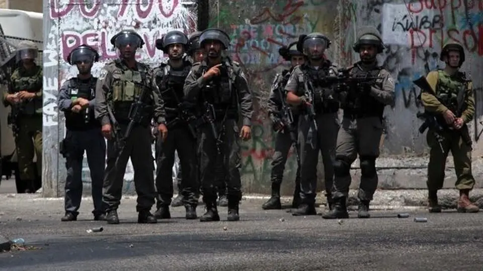 حمله ارتش رژیم صهیونیستی به دفاتر ۷ موسسه فلسطینی در کرانه باختری