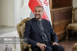 Iran, Pakistan aim to boost trade exchanges to 5 bn euros: FM