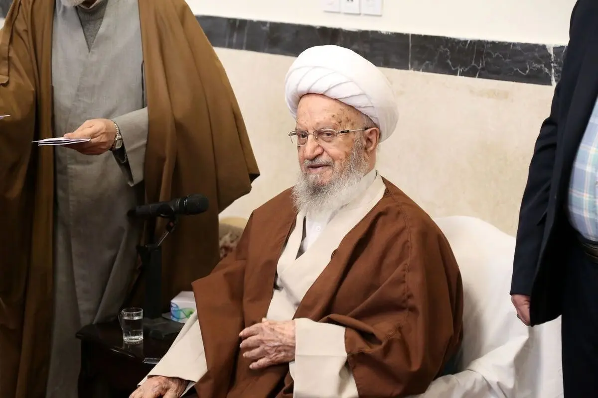 شایعات درباره بیماری آیت‌الله مکارم شیرازی کذب محض است

