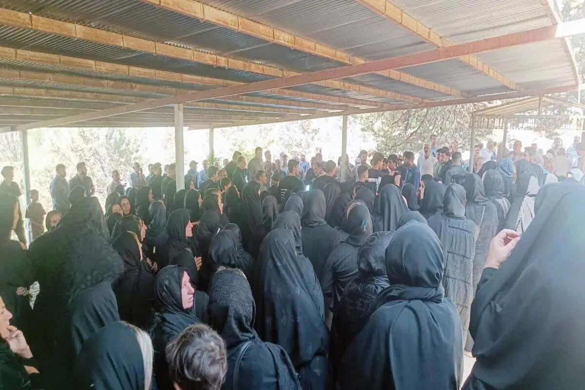 خاک‌سپاری «اسما» در سکوت قبرستان