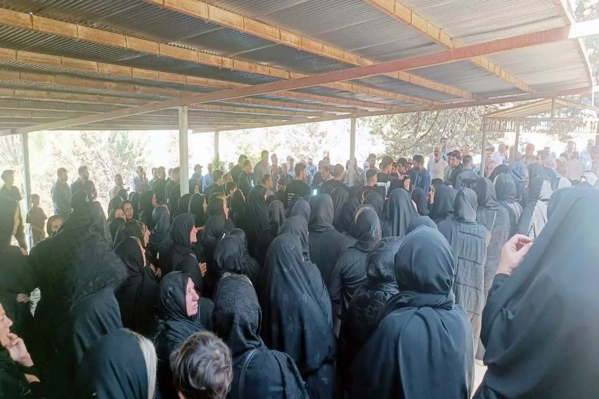 خاک‌سپاری «اسما» در سکوت قبرستان