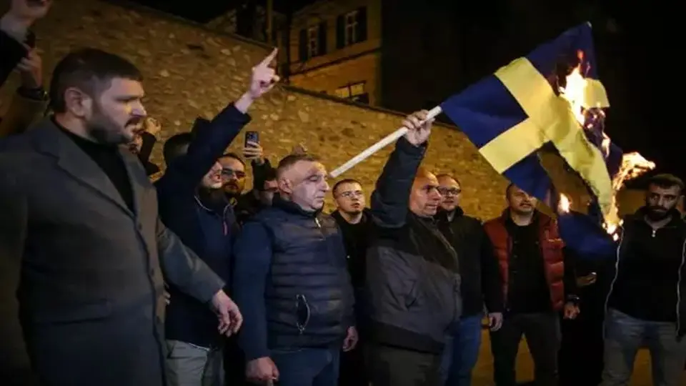 سوئد در تدارک برای جرم انگاری هتک حرمت به قرآن