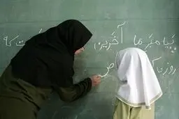 رئیس کمیسیون آموزش مجلس: قول می‌دهیم در فروردین تمام حقوق معلمان براساس رتبه‌بندی پرداخت شود
