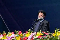 وظیفه همه ماست که ایجاد امید کنیم/ ایران از شرق و غرب دستور نمی‌گیرد
