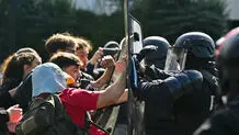 گسترش اعتراضات دانش‌آموزی در فرانسه؛ ۵۰۰ مدرسه تعطیل و معلمان همراه معترضان شدند