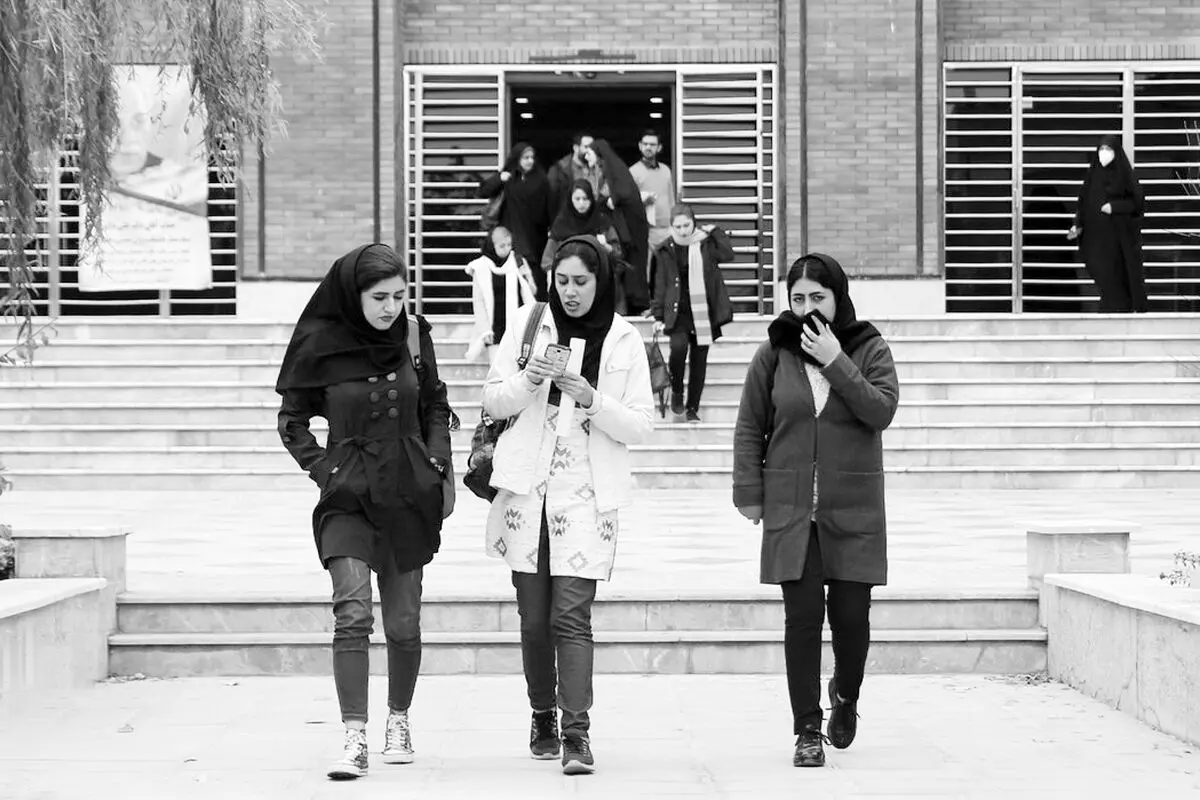 چالش‌های محرومیت از تحصیل به دلیل بی‌حجابی
